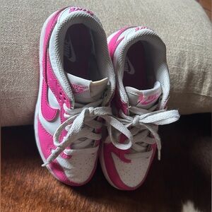 Nike Kids Sneakers in Pink and White